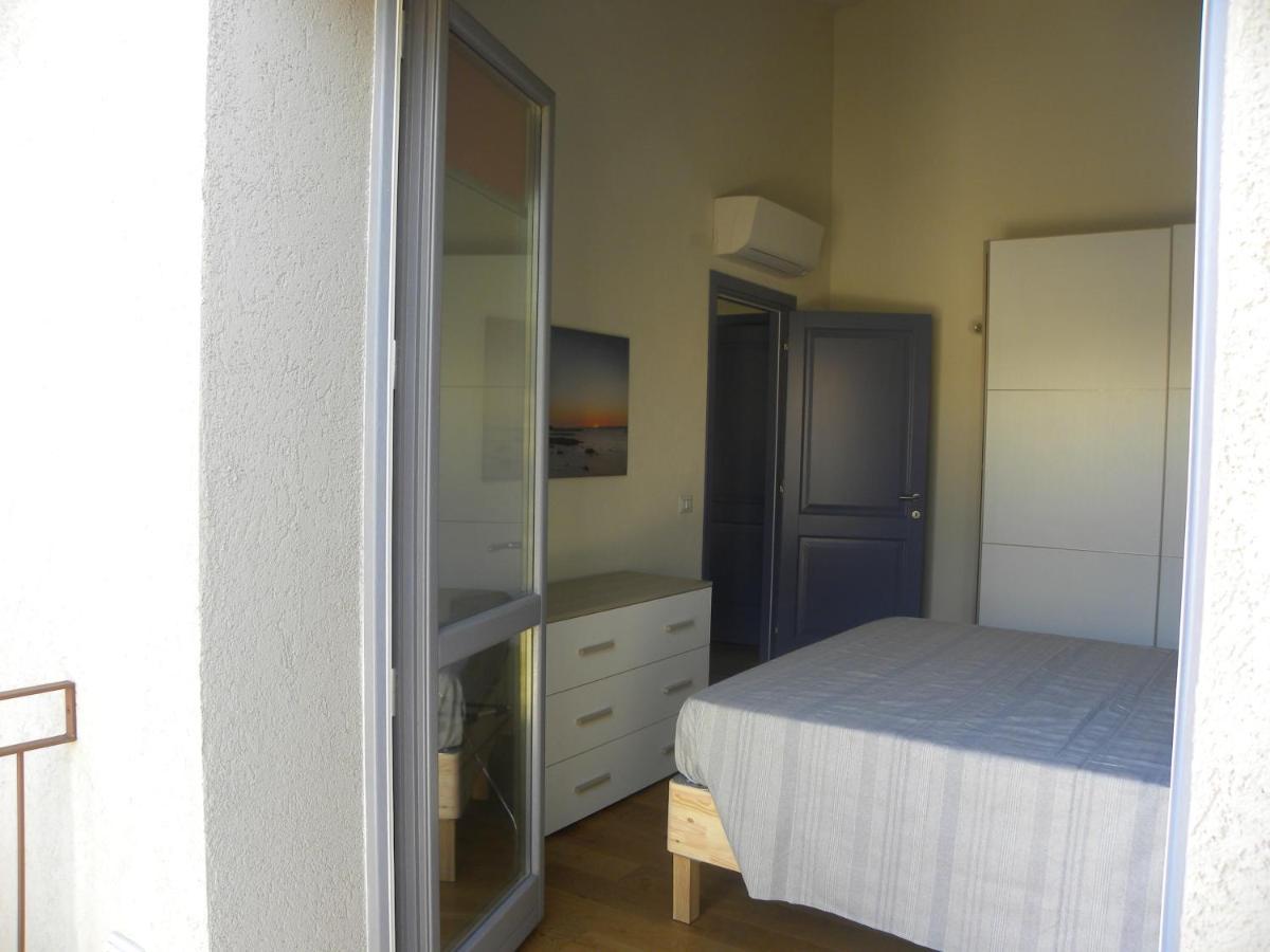 Appartement Petra Magica à San Pantaleo Extérieur photo